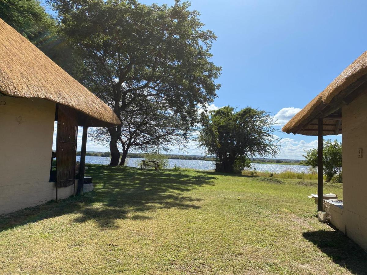 Big 5 Toro Lodge Kasane Eksteriør billede