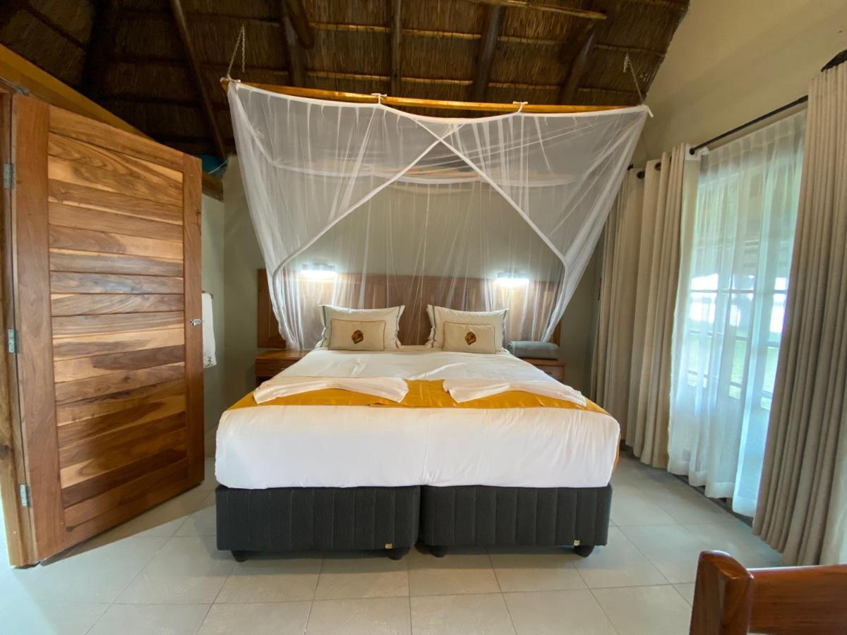 Big 5 Toro Lodge Kasane Eksteriør billede