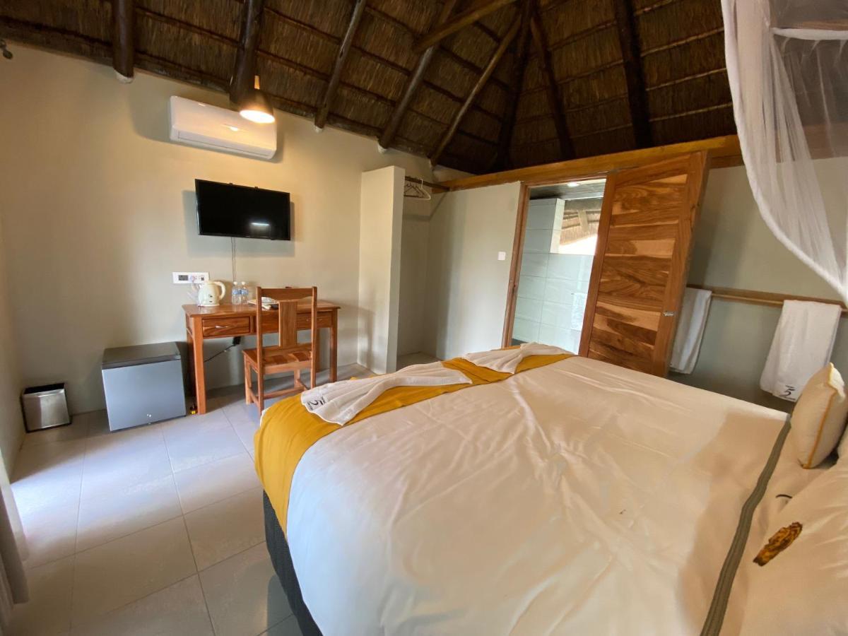 Big 5 Toro Lodge Kasane Eksteriør billede